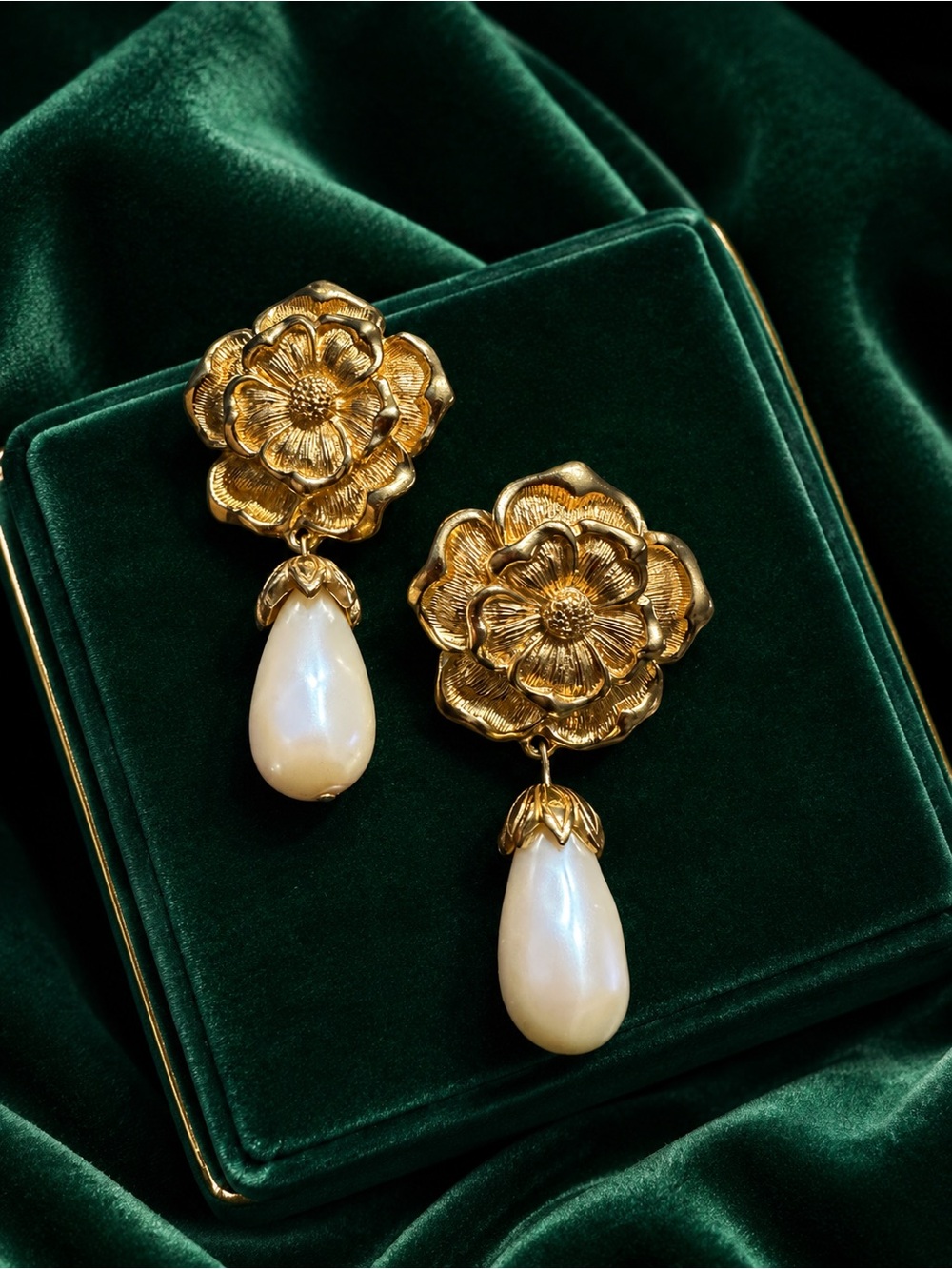 Vintage Avon Dangle Earrings Gold Tone Floral White Faux Pearl Clip On 2.25"